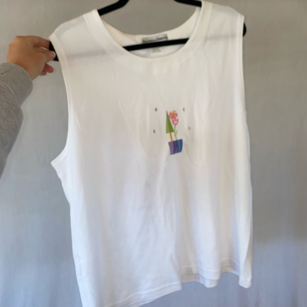White tank with design